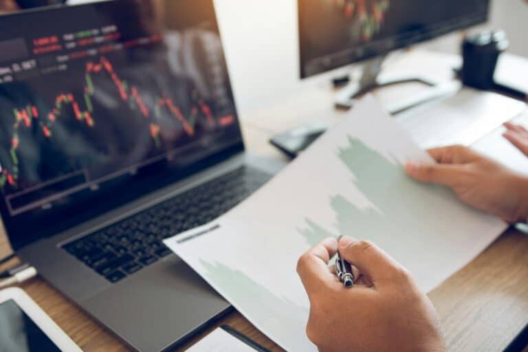 Investors are pointing to laptops that have investment